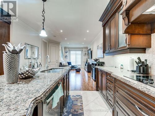 8283 Kipling Avenue, Vaughan, ON - Indoor Photo Showing Kitchen With Upgraded Kitchen