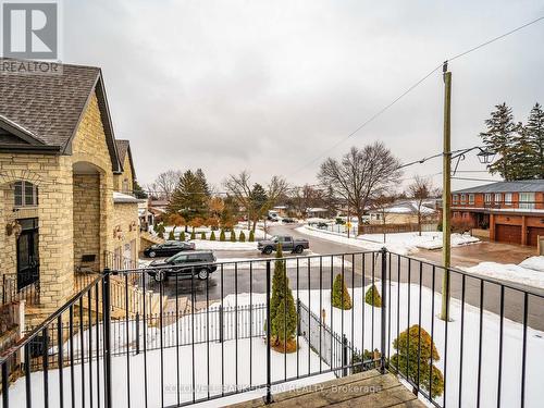 8283 Kipling Avenue, Vaughan, ON - Outdoor