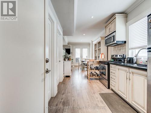 8283 Kipling Avenue, Vaughan, ON - Indoor Photo Showing Kitchen With Upgraded Kitchen