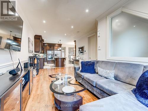 8283 Kipling Avenue, Vaughan, ON - Indoor Photo Showing Living Room