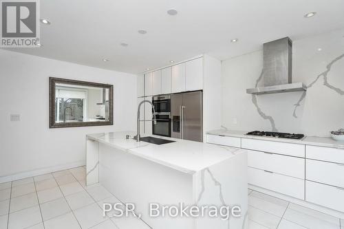 105 Mineola Road W, Mississauga, ON - Indoor Photo Showing Kitchen