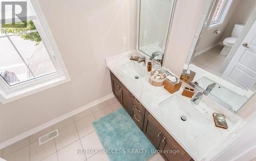 622 Laking Terrace, Milton (Clarke), ON - Indoor Photo Showing Bathroom