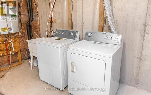 622 Laking Terrace, Milton (Clarke), ON - Indoor Photo Showing Laundry Room