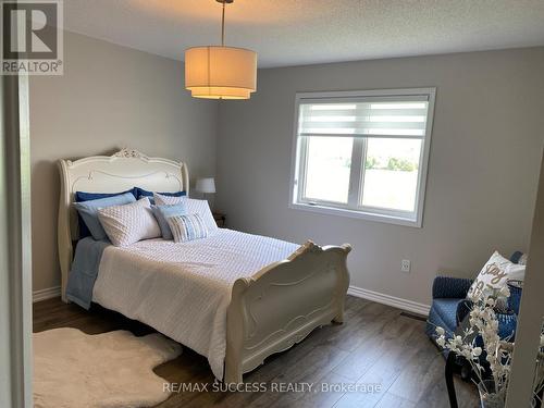 622 Laking Terrace, Milton (Clarke), ON - Indoor Photo Showing Bedroom