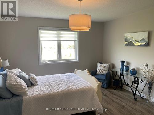 622 Laking Terrace, Milton, ON - Indoor Photo Showing Bedroom