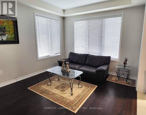 388 Clarkson Gate, Milton, ON - Indoor Photo Showing Living Room