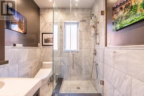 141 Markland Street, Hamilton (Durand), ON - Indoor Photo Showing Bathroom