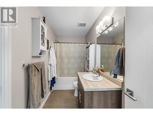 164-1850 Hugh Allan Drive, Kamloops, BC - Indoor Photo Showing Bathroom