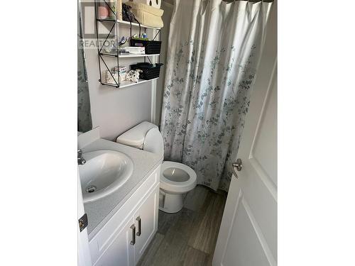 3125 Rose Hill Road, Kamloops, BC - Indoor Photo Showing Bathroom