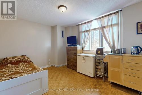 605 - 1275 Markham Road, Toronto, ON - Indoor Photo Showing Bedroom