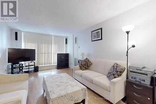 605 - 1275 Markham Road, Toronto (Woburn), ON - Indoor Photo Showing Living Room