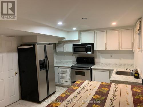 129 Morningview Trail, Toronto (Rouge), ON - Indoor Photo Showing Kitchen