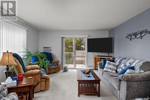 202 2405 1St Avenue W, Prince Albert, SK - Indoor Photo Showing Living Room