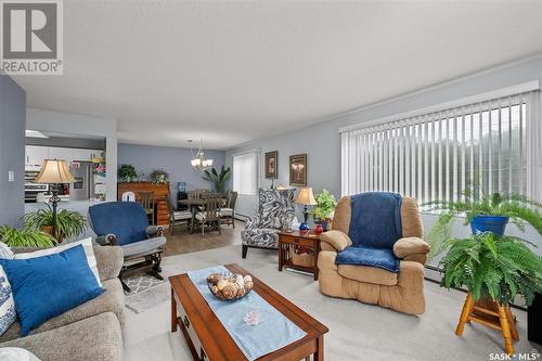 202 2405 1St Avenue W, Prince Albert, SK - Indoor Photo Showing Living Room