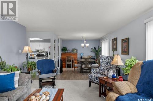 202 2405 1St Avenue W, Prince Albert, SK - Indoor Photo Showing Living Room