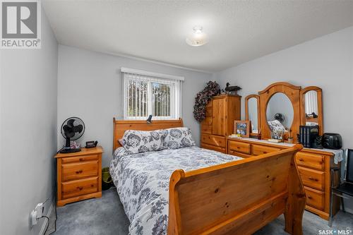 202 2405 1St Avenue W, Prince Albert, SK - Indoor Photo Showing Bedroom