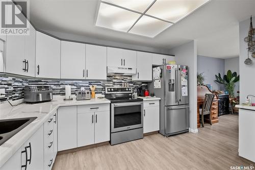 202 2405 1St Avenue W, Prince Albert, SK - Indoor Photo Showing Kitchen