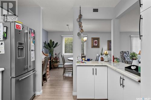 202 2405 1St Avenue W, Prince Albert, SK - Indoor Photo Showing Kitchen