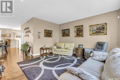 1637 Canterbury Lane, Regina, SK - Indoor Photo Showing Living Room