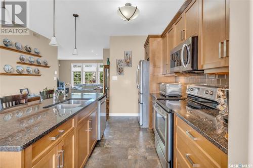 1637 Canterbury Lane, Regina, SK - Indoor Photo Showing Kitchen With Double Sink