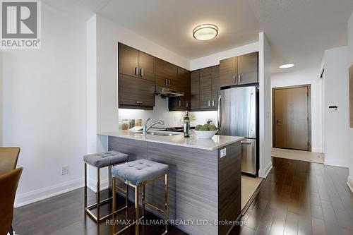 323 - 8228 Birchmount Road, Markham (Unionville), ON - Indoor Photo Showing Kitchen