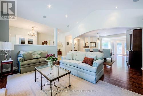 5963 6Th Line, New Tecumseth, ON - Indoor Photo Showing Living Room