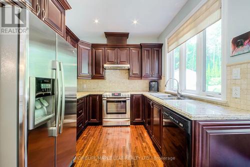 5963 6Th Line, New Tecumseth, ON - Indoor Photo Showing Kitchen With Double Sink With Upgraded Kitchen