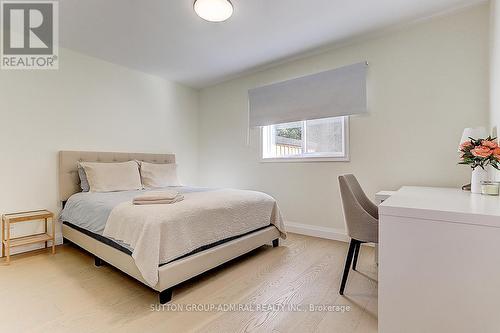 2059 Northern Avenue, Innisfil (Alcona), ON - Indoor Photo Showing Bedroom