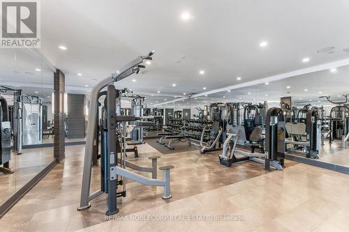 908 - 9471 Yonge Street, Richmond Hill (Observatory), ON - Indoor Photo Showing Gym Room