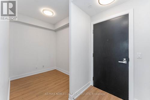 908 - 9471 Yonge Street, Richmond Hill (Observatory), ON - Indoor Photo Showing Other Room