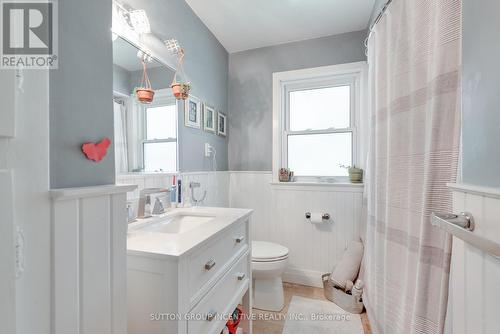 47 Holgate Street, Barrie (Allandale), ON - Indoor Photo Showing Bathroom