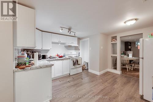 47 Holgate Street, Barrie, ON - Indoor Photo Showing Kitchen