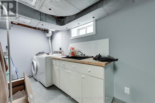 47 Holgate Street, Barrie, ON - Indoor Photo Showing Laundry Room