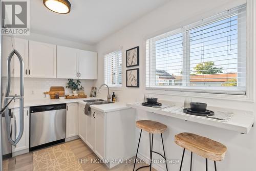 14 Barron Court, Clarington (Courtice), ON - Indoor Photo Showing Kitchen With Double Sink