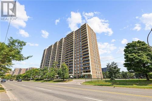 511 The West Mall Road Unit# 1908, Toronto, ON - Outdoor With Facade