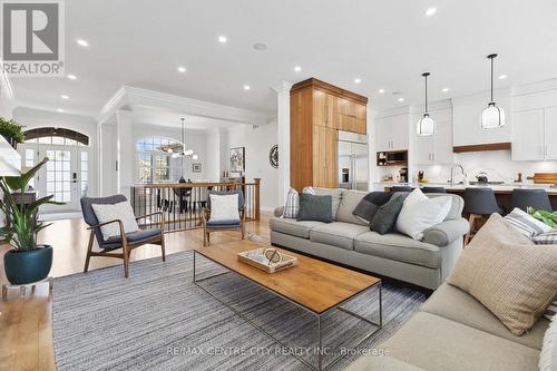 242 East Rivertrace Walk, London, ON - Indoor Photo Showing Living Room