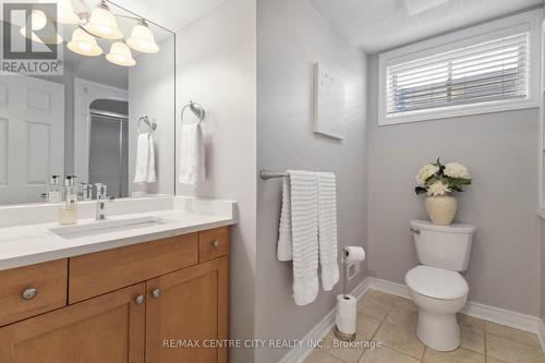 242 East Rivertrace Walk, London, ON - Indoor Photo Showing Bathroom