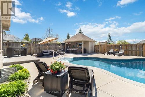 242 East Rivertrace Walk, London, ON - Outdoor With In Ground Pool