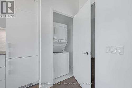 213 - 270 Dufferin Street, Toronto, ON - Indoor Photo Showing Laundry Room