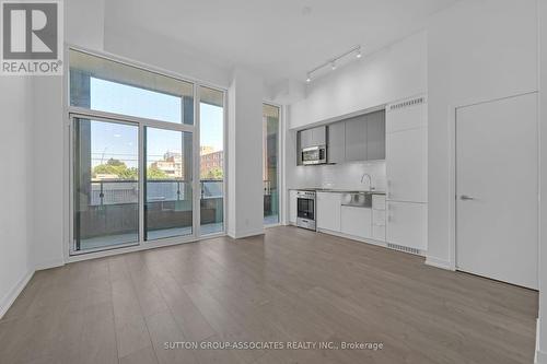 213 - 270 Dufferin Street, Toronto (South Parkdale), ON - Indoor Photo Showing Kitchen