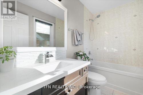 261 Cedric Terrace, Milton, ON - Indoor Photo Showing Bathroom