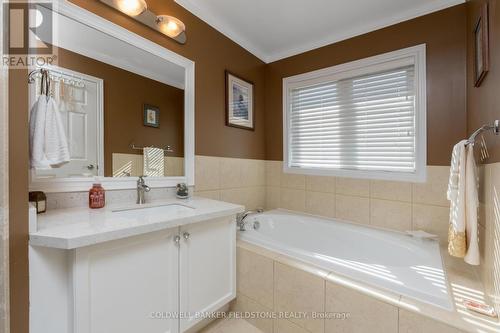 77 Mowat Crescent, Halton Hills, ON - Indoor Photo Showing Bathroom