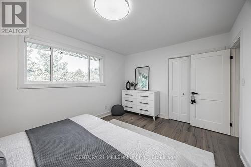 407 Beechwood Crescent, Burlington, ON - Indoor Photo Showing Bedroom