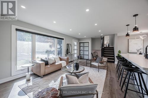 407 Beechwood Crescent, Burlington (Appleby), ON - Indoor Photo Showing Living Room