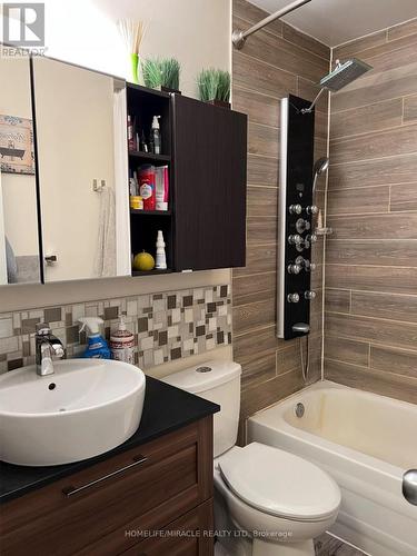 252 - 2095 Roche Court, Mississauga, ON - Indoor Photo Showing Bathroom