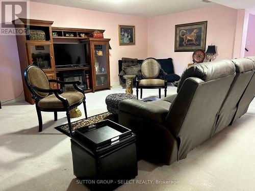 282 Wildgoose Road, London, ON - Indoor Photo Showing Living Room