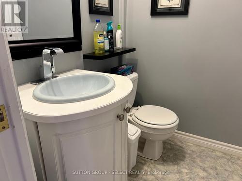 282 Wildgoose Road, London, ON - Indoor Photo Showing Bathroom