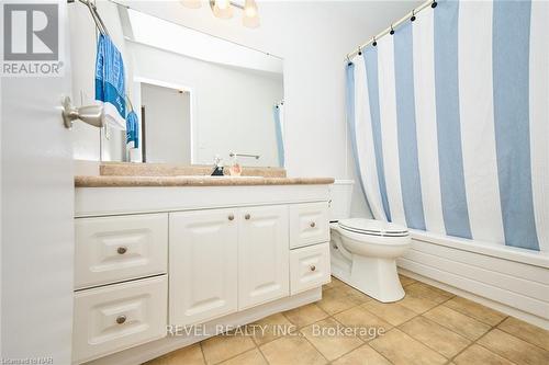 7635 Ronnie Crescent, Niagara Falls, ON - Indoor Photo Showing Bathroom