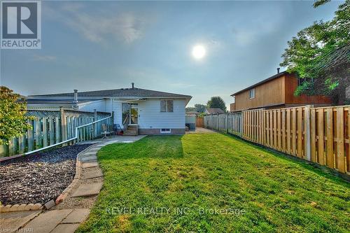 7635 Ronnie Crescent, Niagara Falls, ON - Outdoor