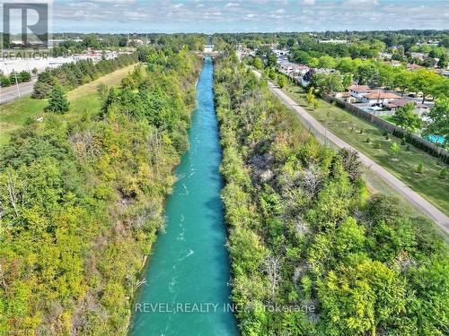 7635 Ronnie Crescent, Niagara Falls, ON - Outdoor With View